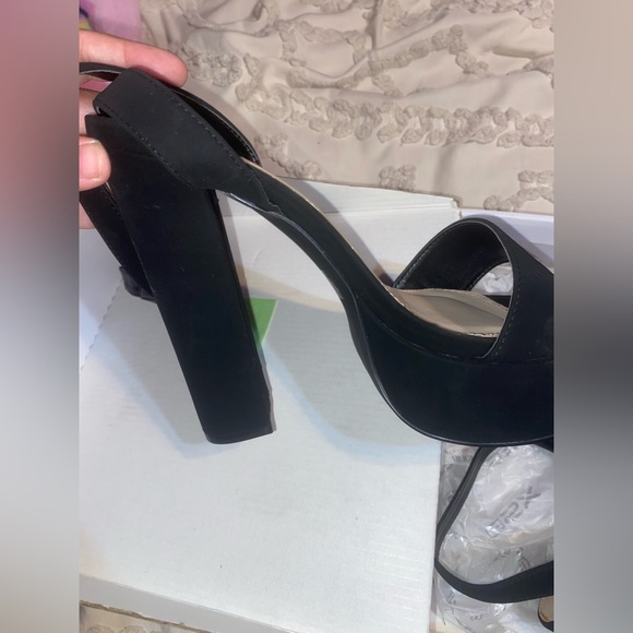 Platform Heels (8.5W) - Picture 2 of 4